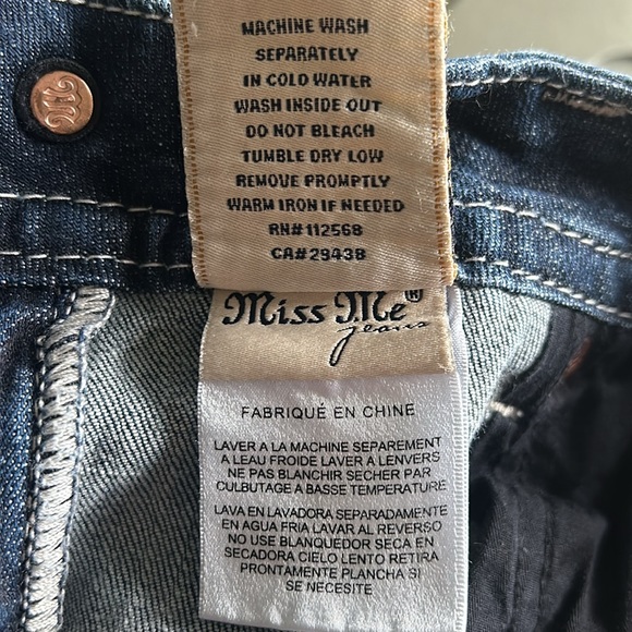 MISS ME Women’s Mid Rise Easy Crop Embellished Jeans, size 27 - Picture 13 of 16